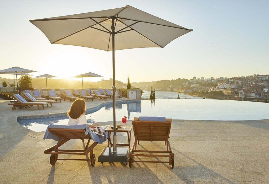 فندق ذي ييتمان فيلا نوفا دي غايا المظهر الخارجي الصورة The pool at the Four Seasons Hotel